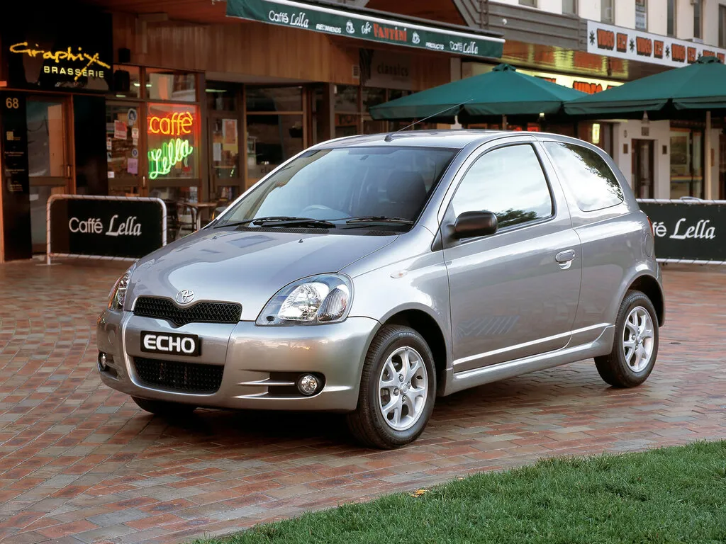 Toyota Echo 2000, хэтчбек 3 дв., 1 поколение (10.2000 - 11.2003)