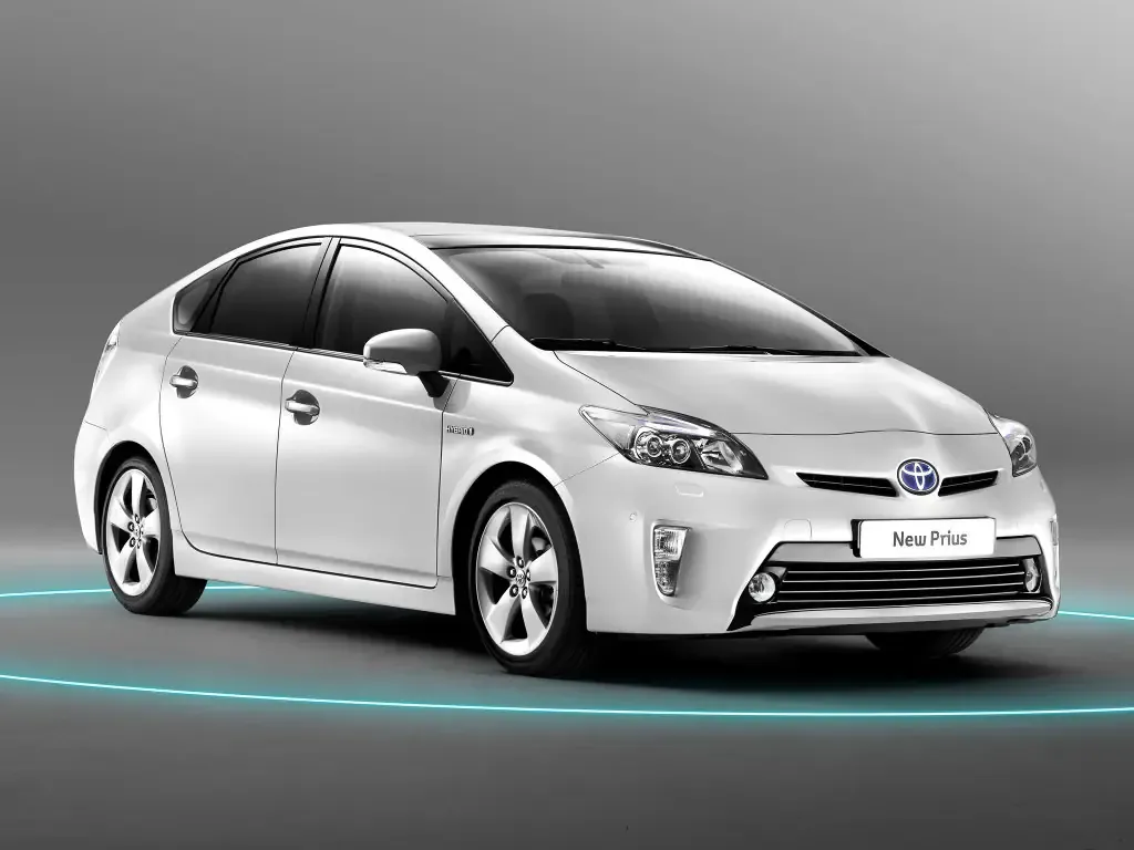 Toyota Prius рестайлинг 2012, лифтбек, 3 поколение, XW30 (01.2012 - 01.2016)