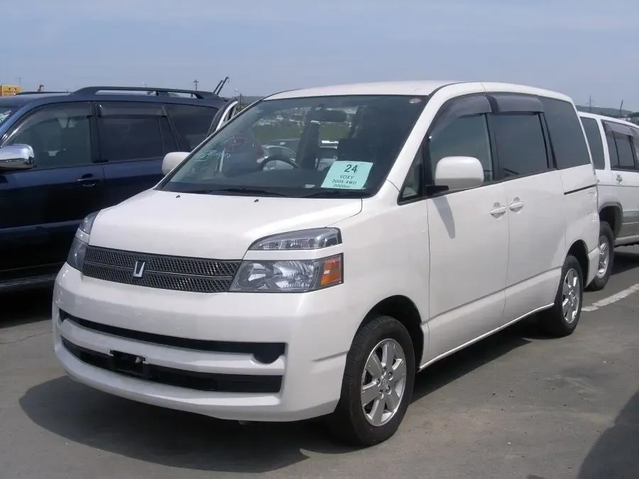Toyota Voxy рестайлинг 2004, минивэн, 1 поколение, R60 (08.2004 - 05.2007)