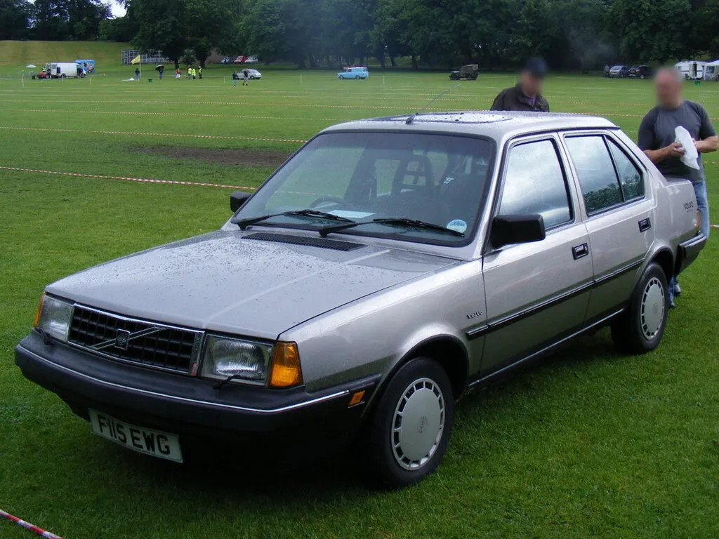 Volvo 340 1982, седан, 1 поколение (03.1982 - 11.1991)